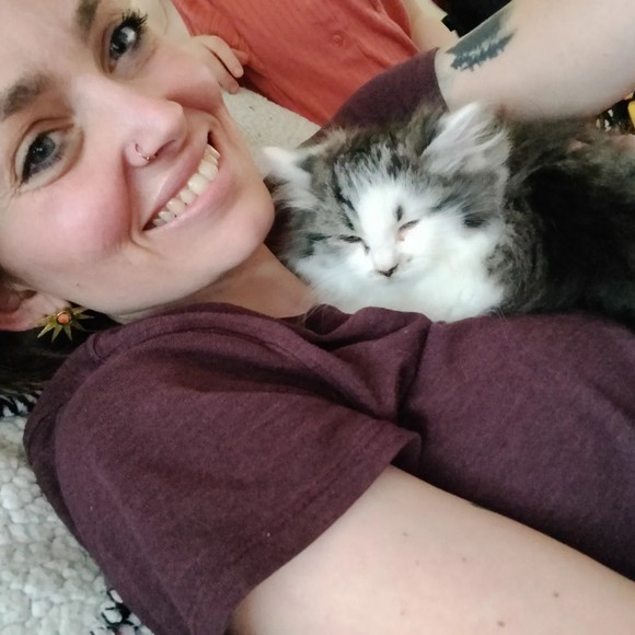 Meet your Posher, Gina - Picture 1 of 1